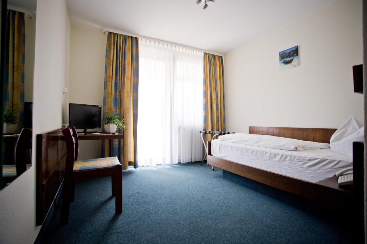 Hotel Lindenhof モースバッハ エクステリア 写真